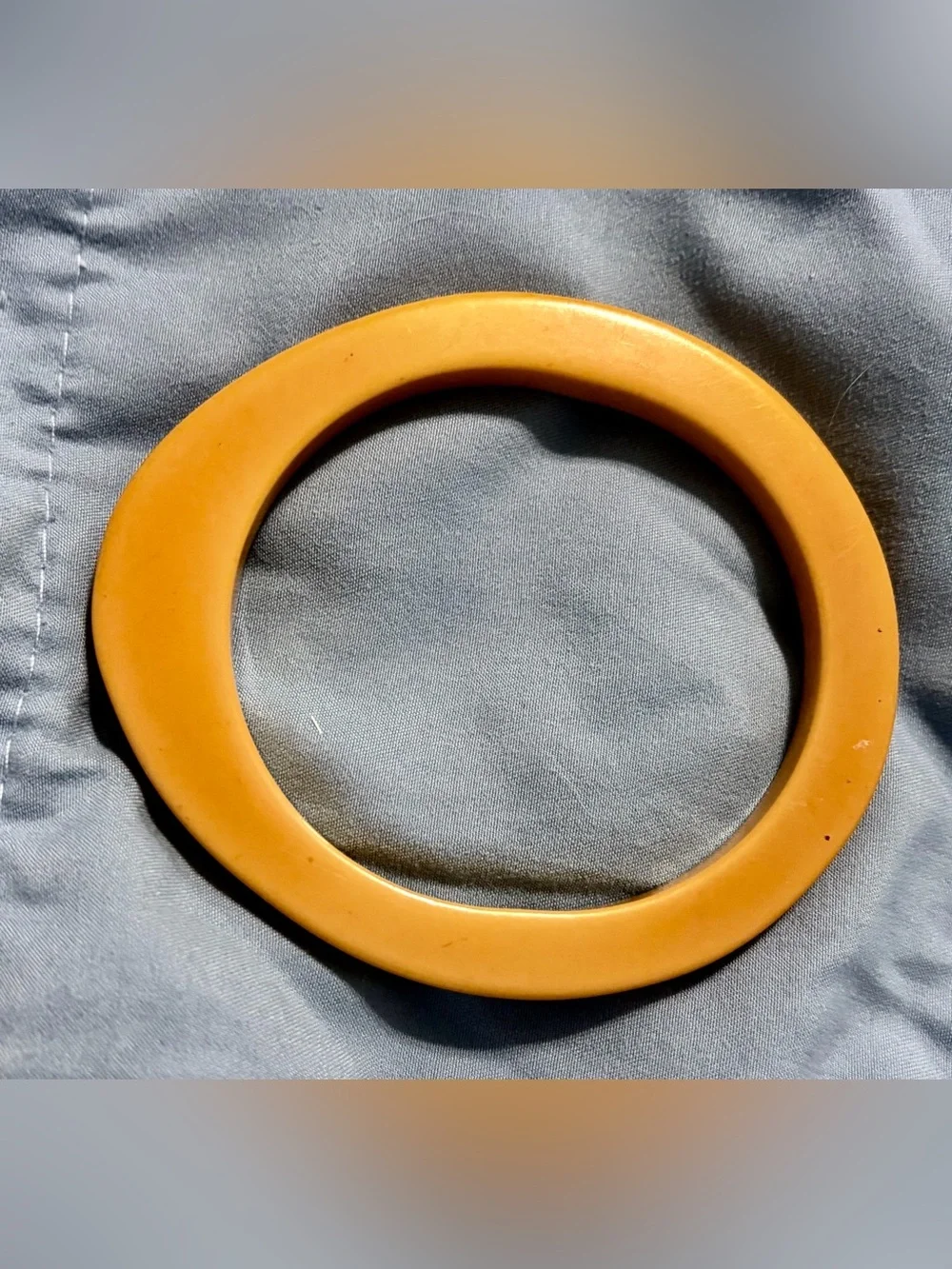 * Vintage Butterscotch Yellow Egg Shape Slice Bakelite Bangle Bracelet *